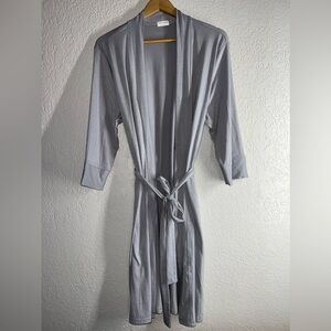 Half sleeve blue/ purple robe.